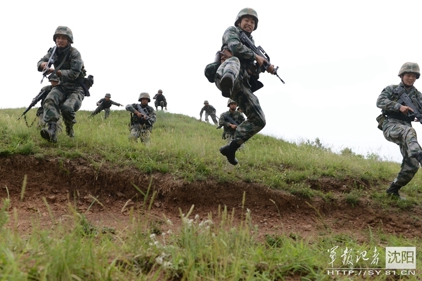 湖人客场107101雄鹿 球员评分：3人满分、7人及格、3人拉垮！  